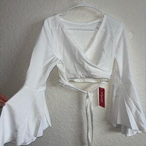 White croptop with flare sleeve